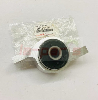 NEW GENUINE FOR LEXUS FRONT RIGHT LOWER CONTROL ARM BUSHING 48075-30030