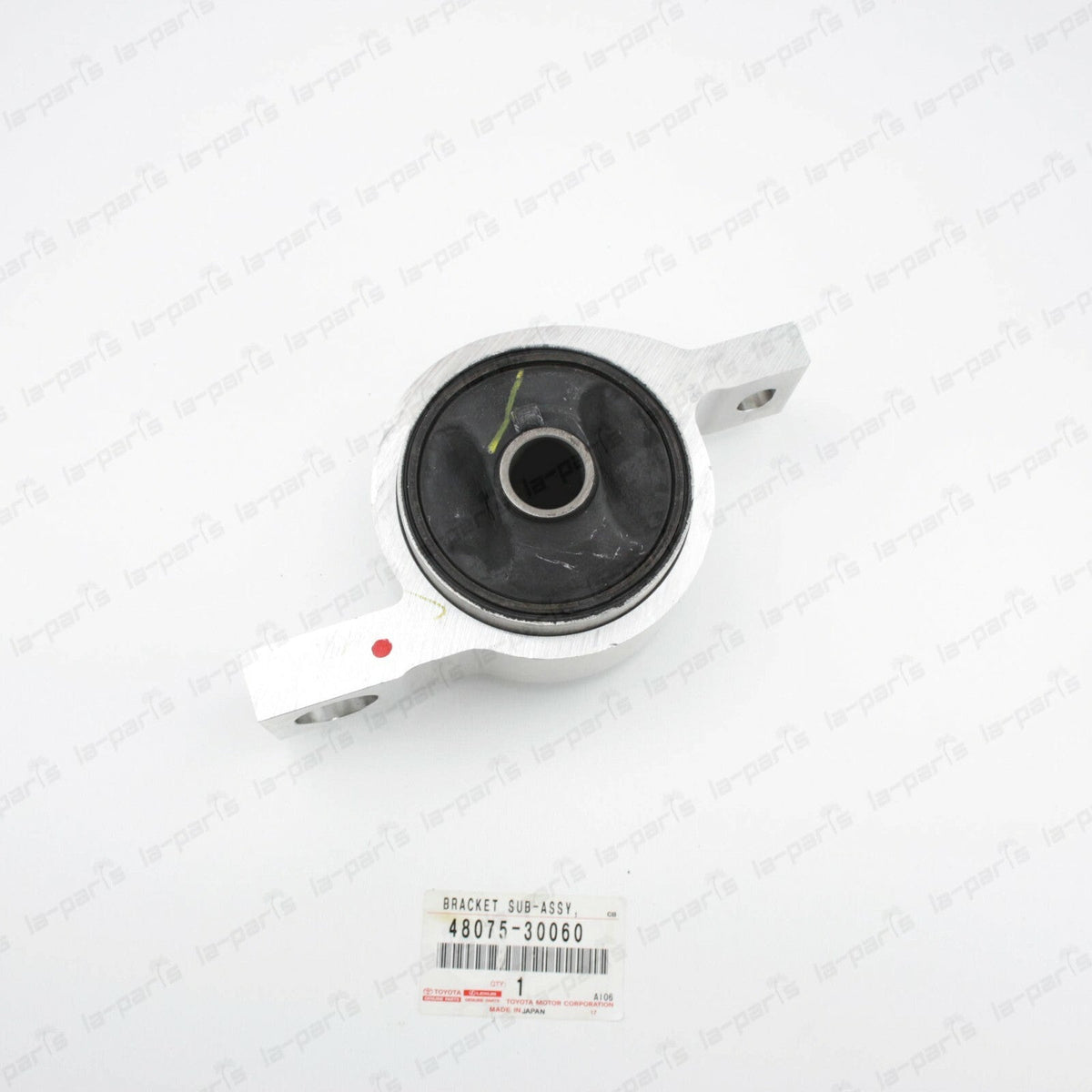 Genuine Lexus 2013-2016 GS350 GS450h Front Lower Control Arm Bushing Right Side