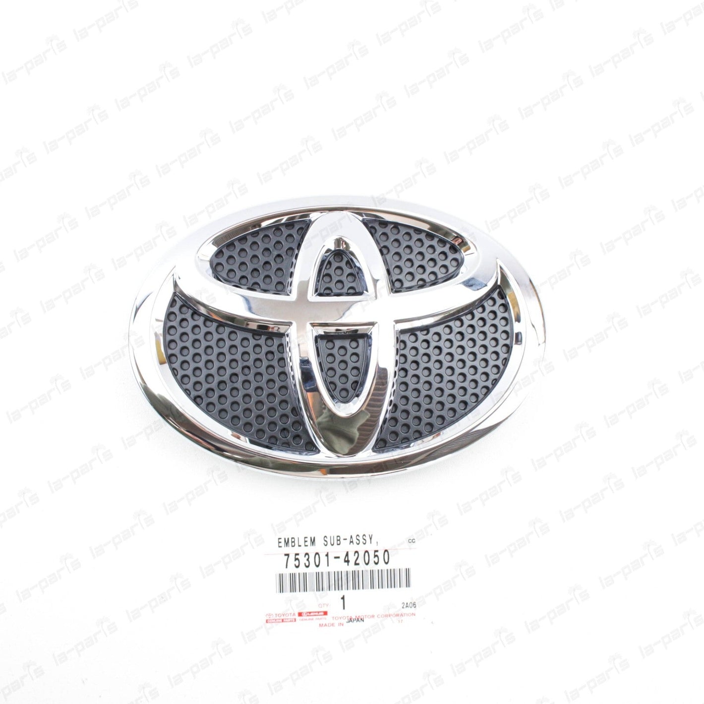 NEW GENUINE TOYOTA 15-18 RAV4 FRONT RADIATOR GRILLE EMBLEM 75301-42050