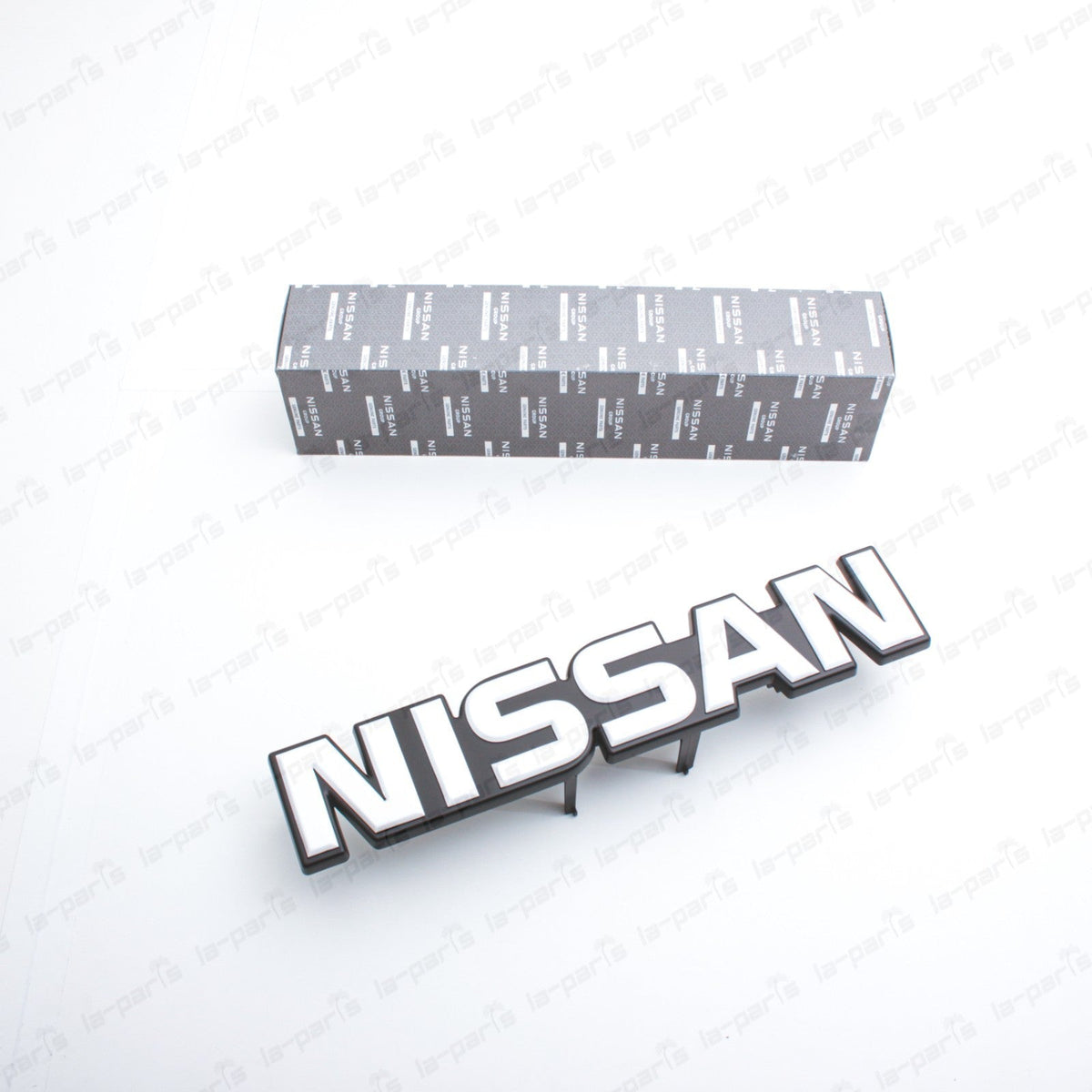 Genuine Nissan 87-99 Safari Y60 Patrol Front Radiator Grille Emblem 62890-06J00