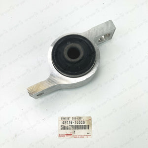 NEW GENUINE LEXUS FRONT LEFT LOWER CONTROL ARM BUSHINGS 48076-30030