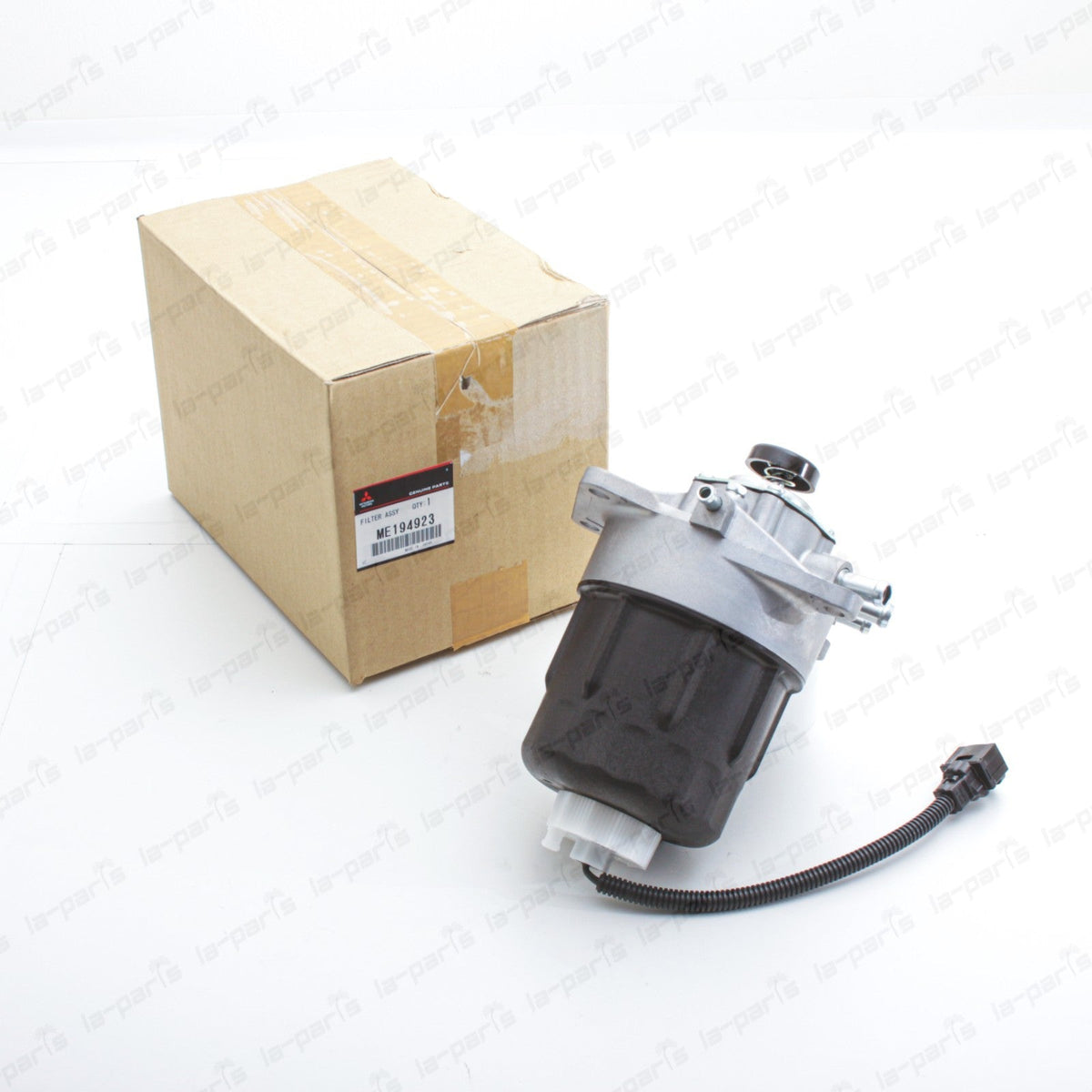 New Genuine OEM Mitsubishi Fuso Canter 4M50 Diesel Fuel Filter Assembly ME194923