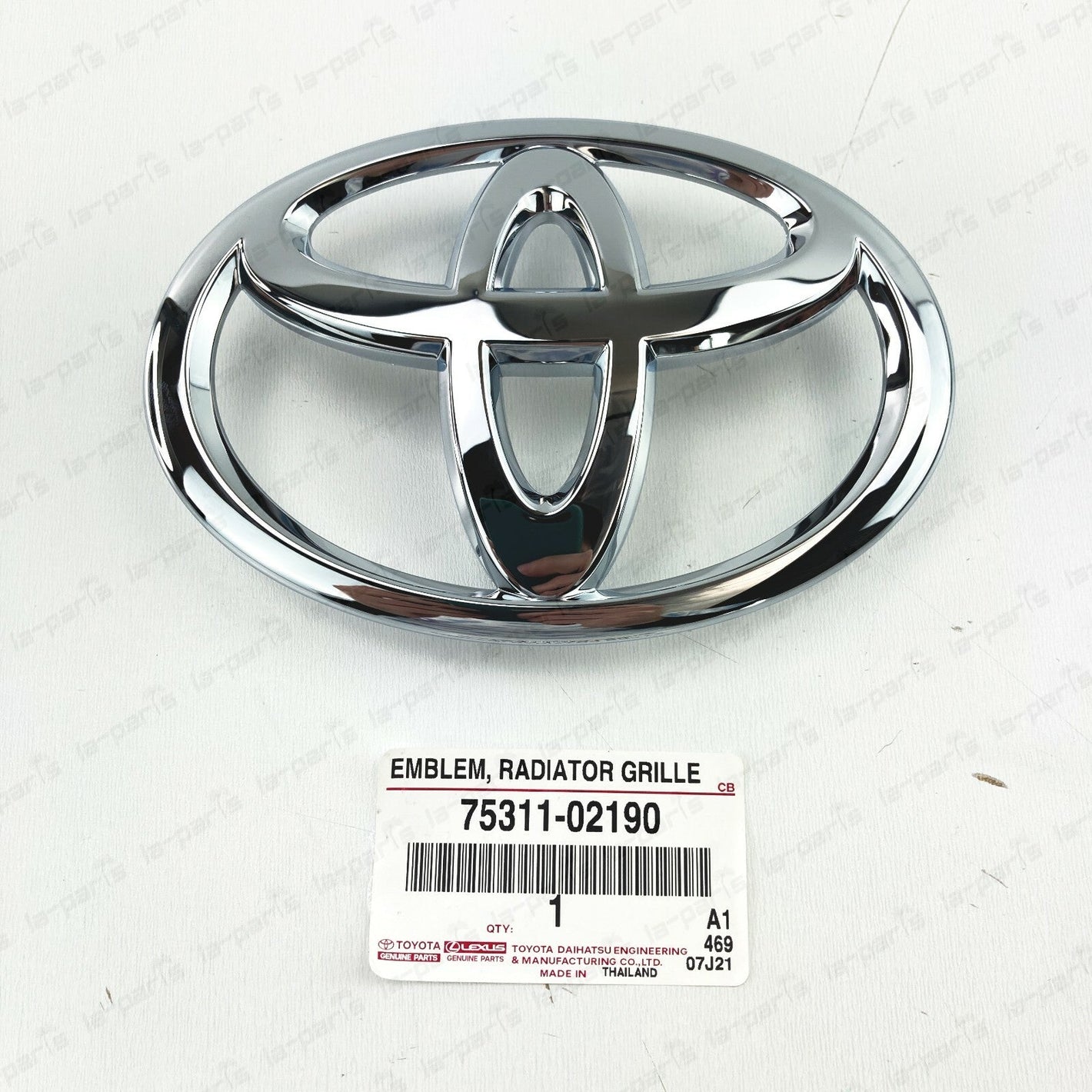 GENUINE TOYOTA 13-19 YARIS NSP15 NCP15 RADIATOR GRILLE  EMBLEM 75311-02190